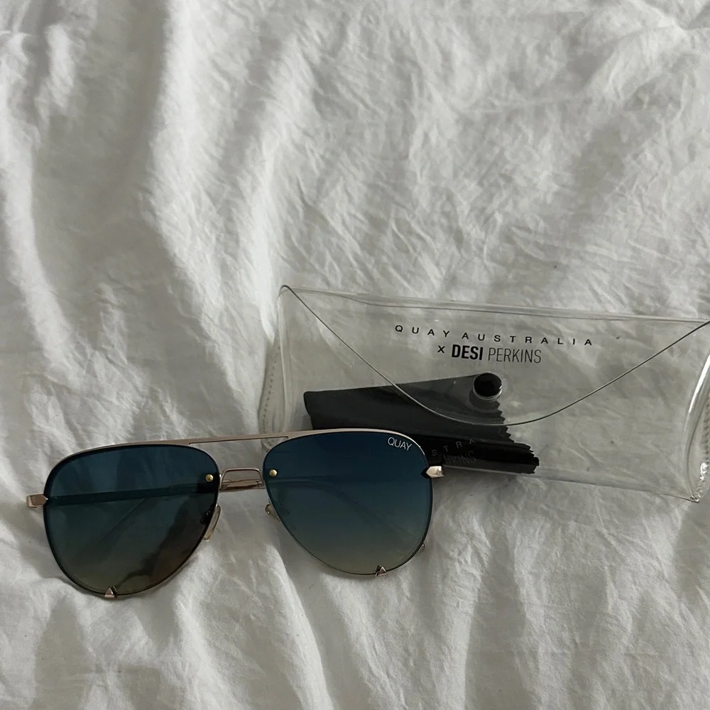 Quay Australia X Desi Perkins High Key Mini Blue Frameless Aviator Sunglasses - Picture 5 of 7